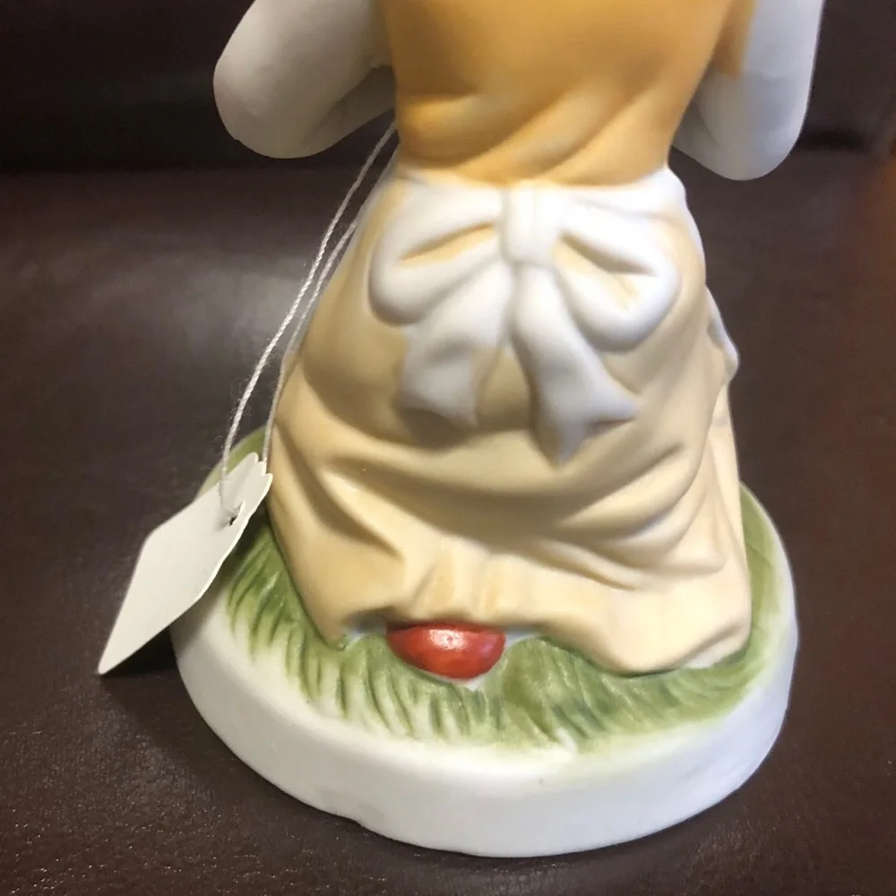VINTAGE SAN REMO CAPODIMONTE ITALIAN IMPORTS  PORCELAIN CERAMIC BISQUE FIGURINE